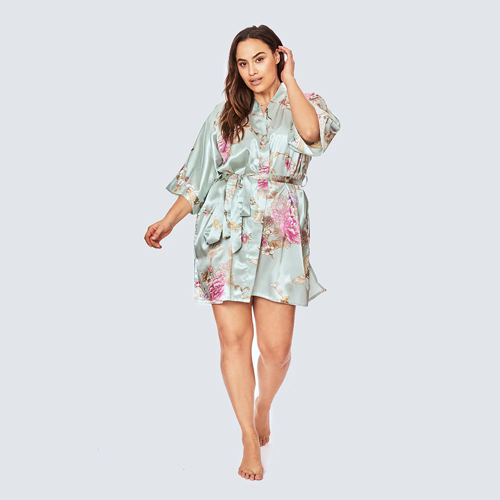 Chrysanthemum & Crane Short Kimono Robe (Plus Size)