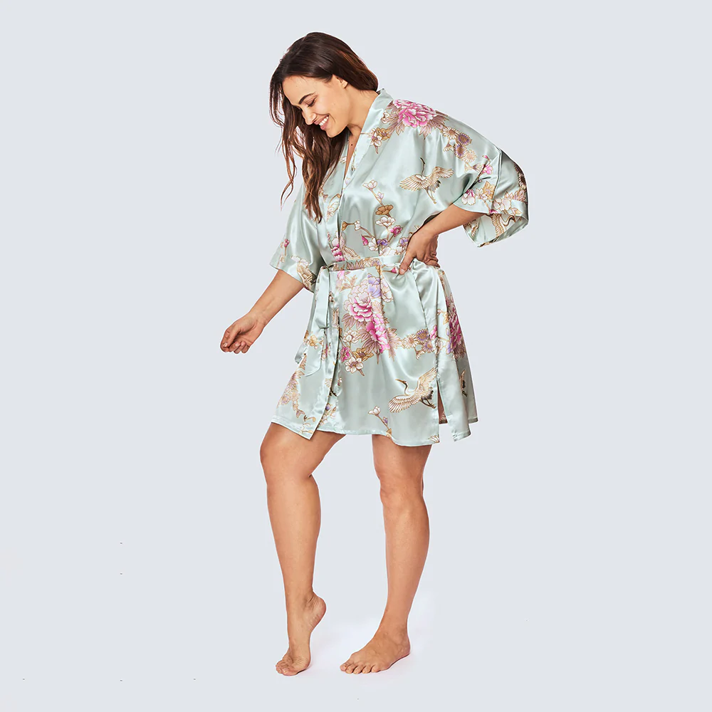 Chrysanthemum & Crane Short Kimono Robe (Plus Size)