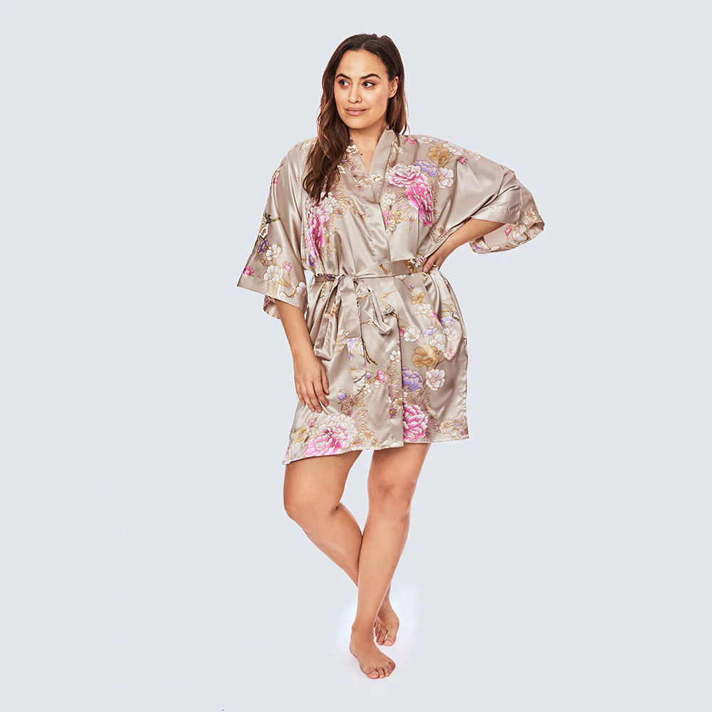 Chrysanthemum & Crane Short Kimono Robe (Plus Size)
