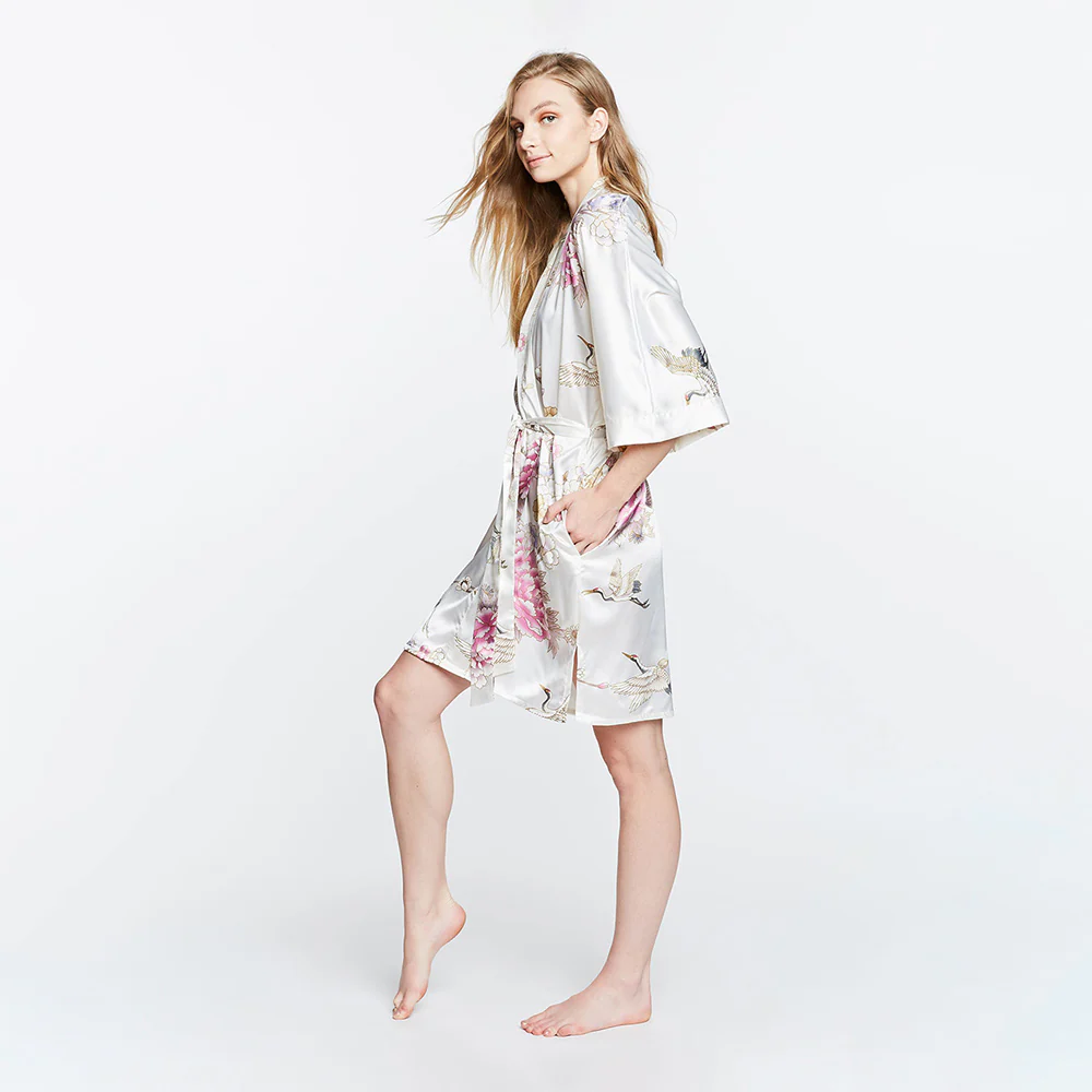 Chrysanthemum & Crane Short Kimono Robe 34 Chrysanthemum & Crane Short Kimono Robe