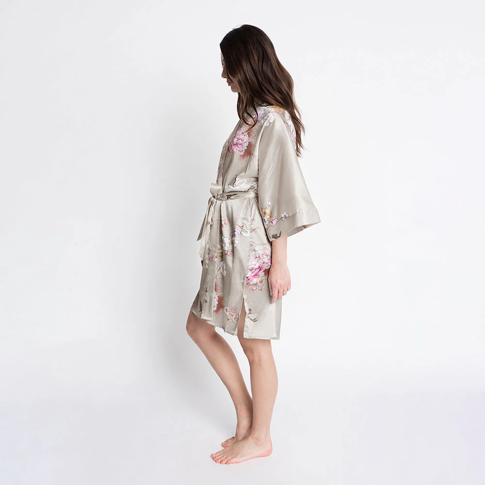 Chrysanthemum & Crane Short Kimono Robe 39 Chrysanthemum & Crane Short Kimono Robe